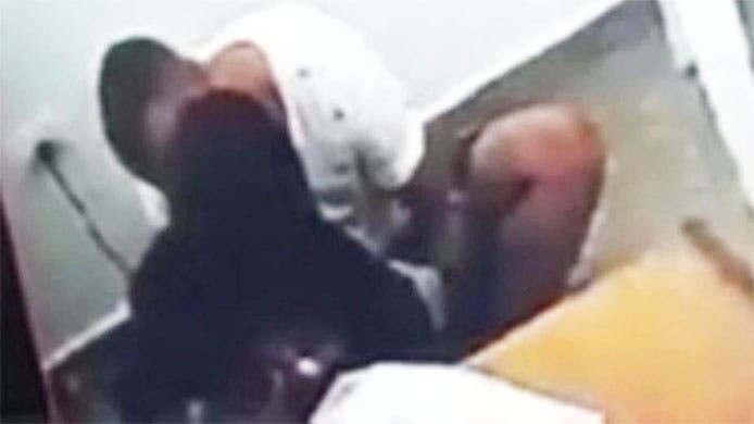  VIDEO: pillan a jueza acarameladita con un preso que asesinó a un policía