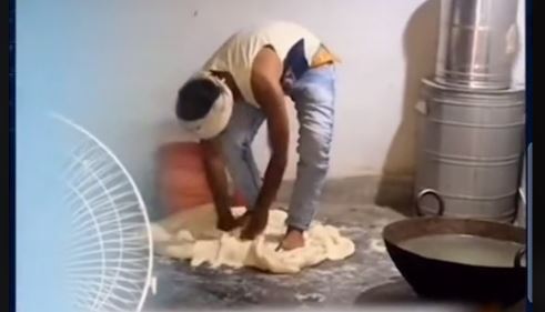  ¡La sazón! Hombre prepara masa de empanadas con los pies descalzos y se viraliza